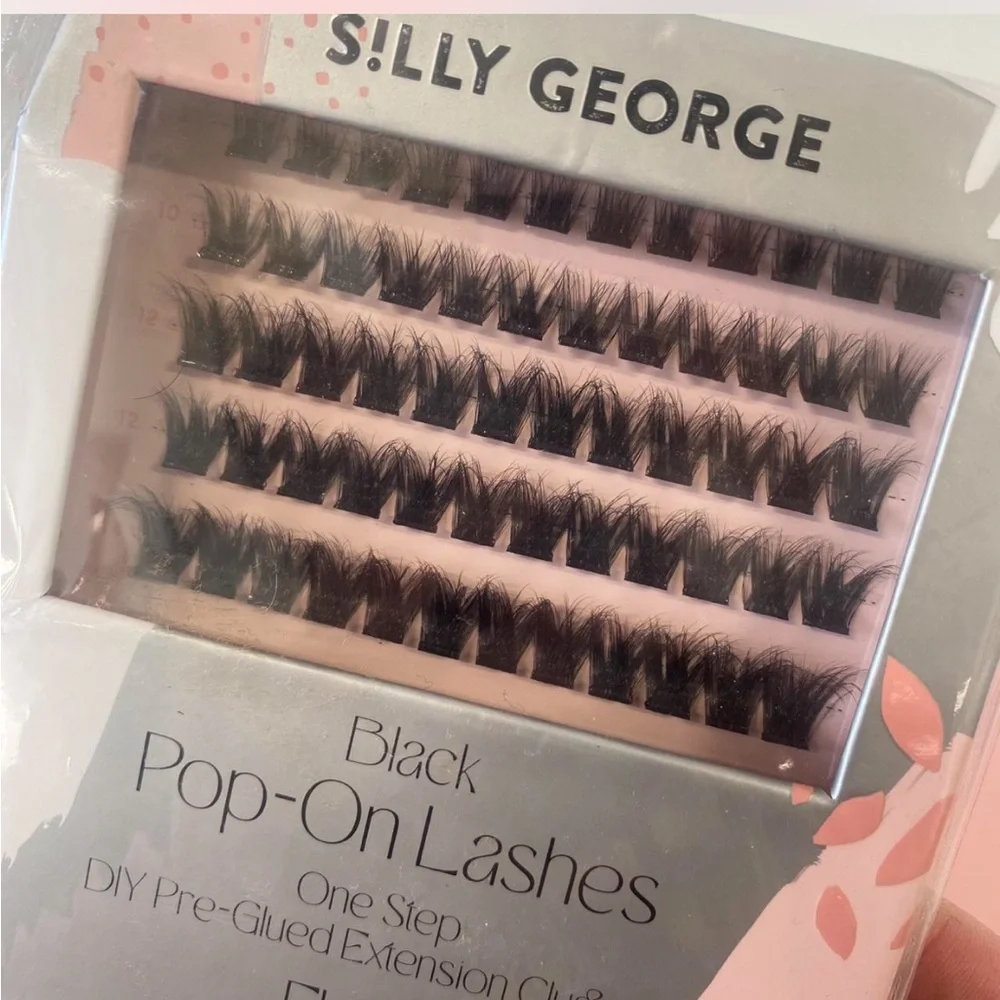 SILLY GEORGE Lash Sleep Mask and Pop-On Lashes Set - Picture 3 of 6